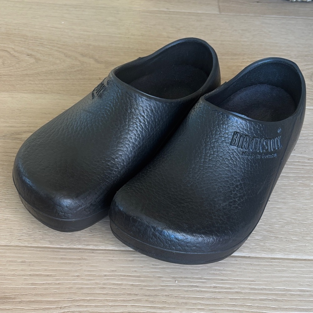 Birkenstock  Black Slip-On Slippers